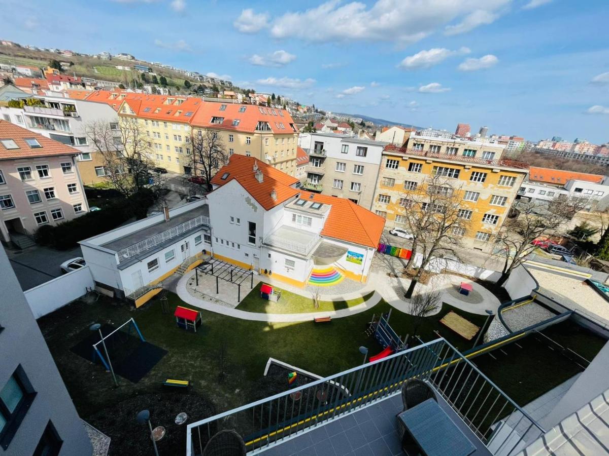 New Luxury City Centre Apartment With Panoramic View, Free Parking Bratislava Bagian luar foto